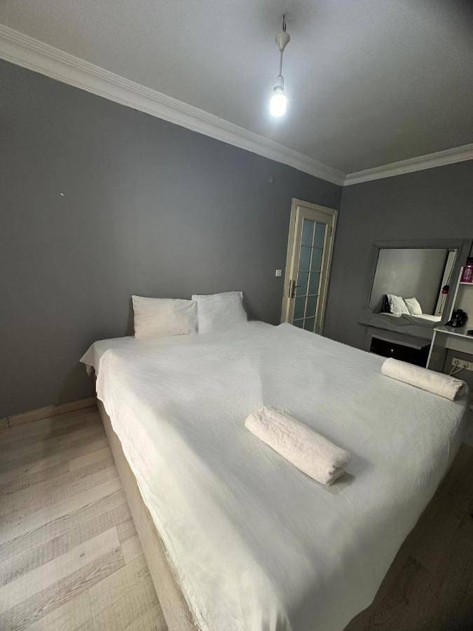 Alojamiento y desayuno para 8 personas, con Terraza y Jardín en Estambul