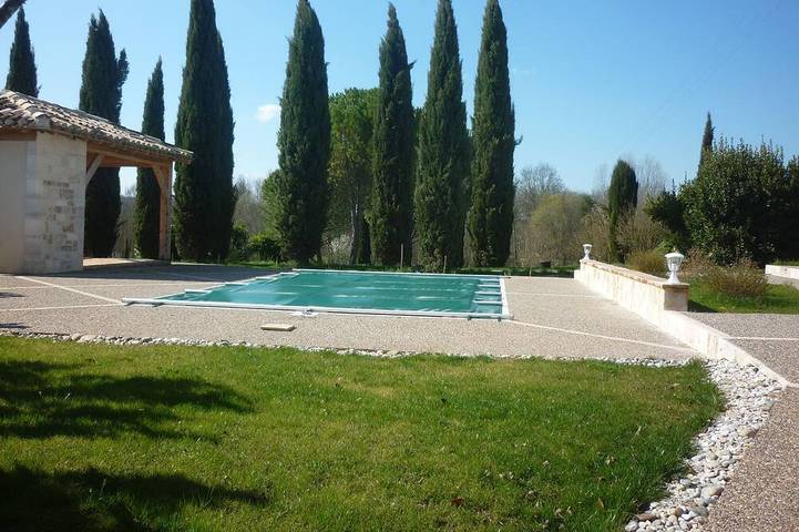 Location de vacances pour 2 personnes, avec jardin et terrasse à Bagat-en-Quercy
