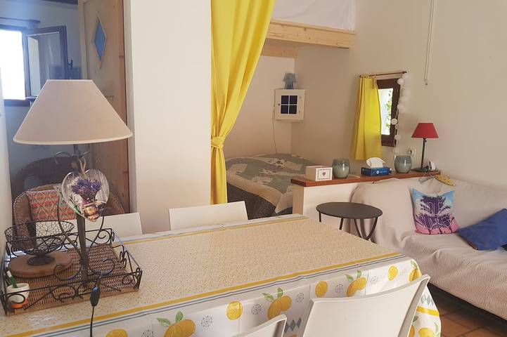 Location de vacances pour 4 personnes, avec piscine ainsi que jardin et terrasse à Mirabel-aux-Baronnies - 2