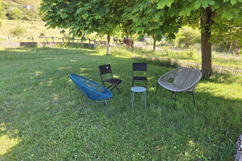 New Magnificent Gite La Cardabelle in Mas-Saint-Chély, Cevenas
