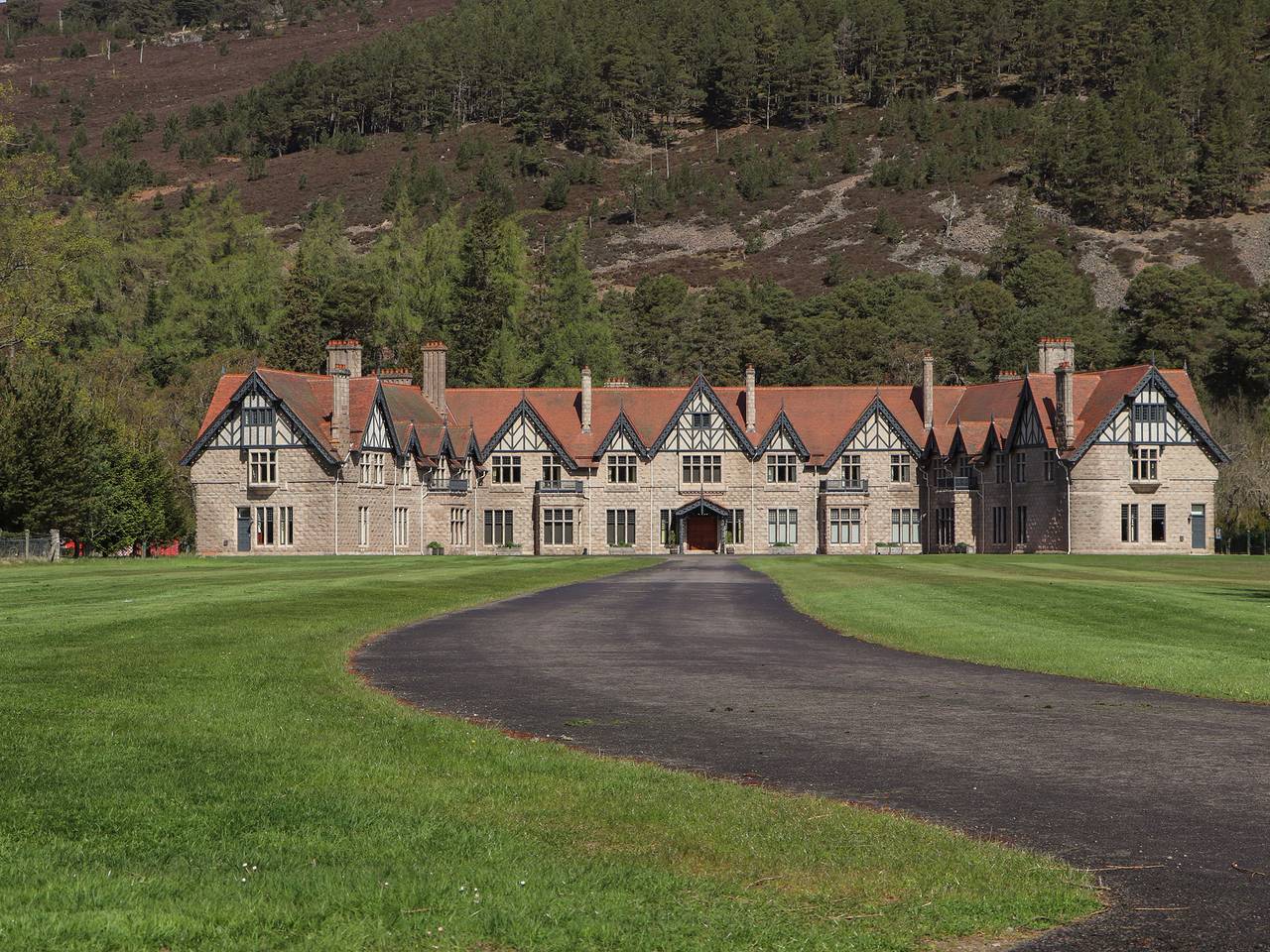 Entire apartment, Bynack - Mar Lodge Estate in Braemar, Cairngorms National Park