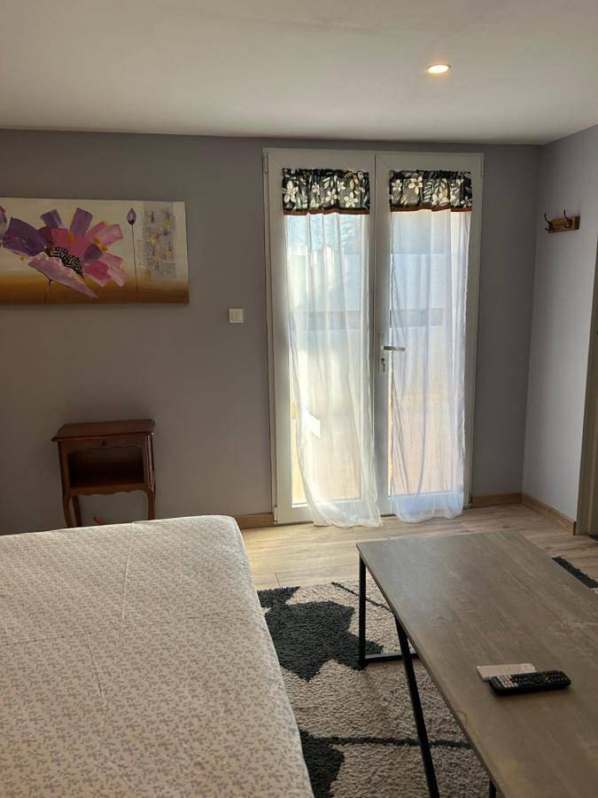 Chambre d’hôte pour 2 personnes, avec jardin à Luynes