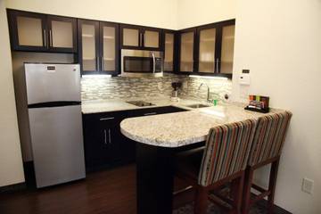 Vacation Rental for 4 Guests in Minot, North Dakota, Picture 1