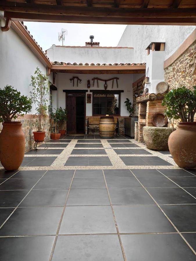 Casa de vacaciones para 17 personas, con piscina además de vistas y jardín, Familias con niños en Provincia de Badajoz - 2