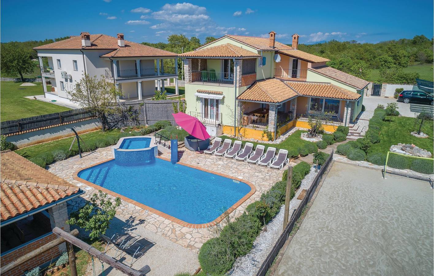 Geräumige 2-Zimmer-Wohnung mit Pool und Parkplatz – inklusive schnellem WLAN! in Režanci, Svetvinčenat