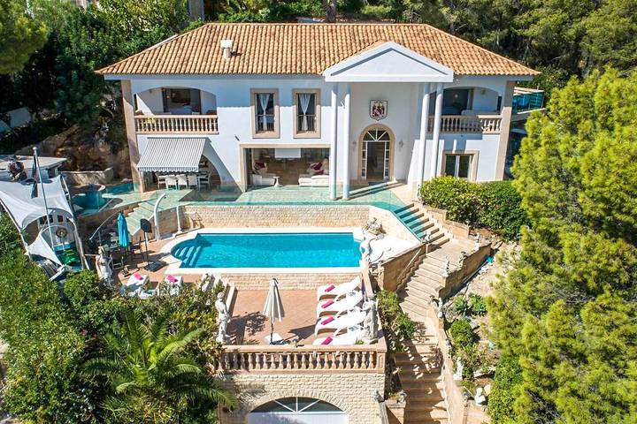 Ferienhaus für 10 Personen, mit Balkon und Whirlpool sowie Pool und Sauna in Bendinat