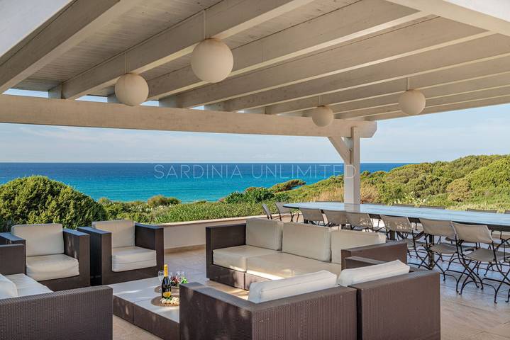 Location de vacances pour 14 personnes, avec jardin à Badesi - 2