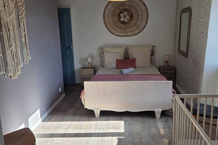 Location de vacances pour 9 personnes, avec Terrasse et Jardin à Bourg-Argental - 2
