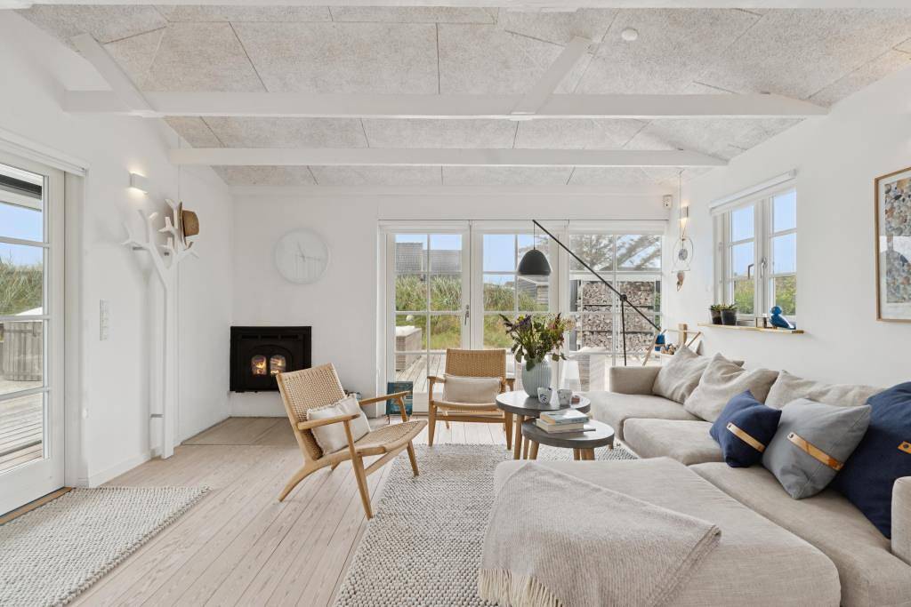 Helles und gemütliches Ferienhaus mit Wildnisbad, nahe der Nordsee in Søndervig, Holmsland Klit