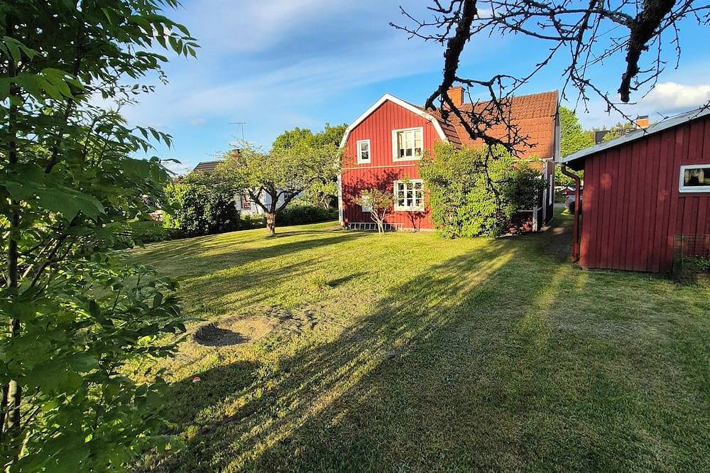 Charming Swedish Red House w Garden – 10 Min to Astrid Lindgren’s World in Vimmerby und Umgebung