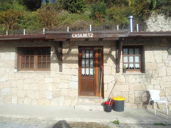 Gîte pour 3 personnes, avec terrasse ainsi que jardin et vue dans Rio Caldo - 2