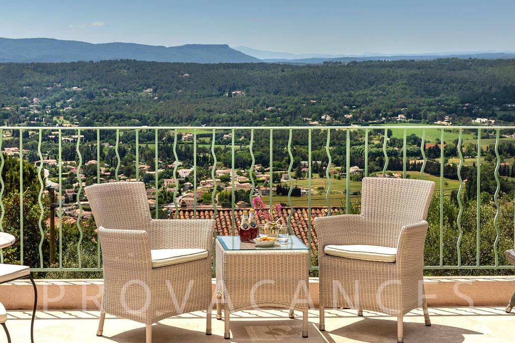 Holiday house with pool within walking distance to Fayence in Fayenza, Region de Draguignan