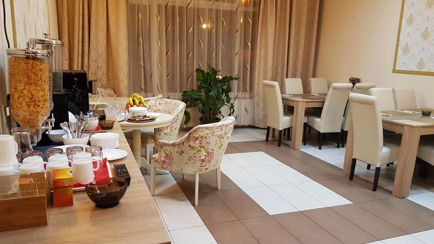 Hôtel pour 3 personnes, avec terrasse et vue dans Baia Mare - 3