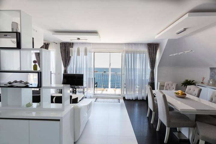 Ferienwohnung für 4 Personen, mit Balkon und Terrasse sowie Ausblick