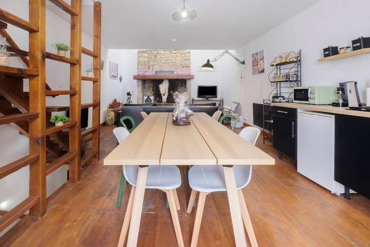 Holiday Home “La Perle Rosée” with Private Terrace, and Wi-Fi in Azerat, Périgord Noir