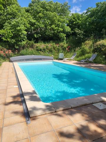 Cottage pour 2 personnes, avec piscine et jardin à Reynès