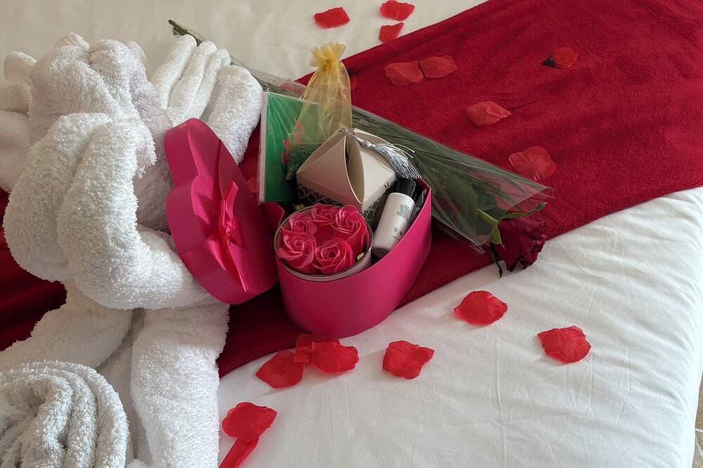 Suite Prestige, love room, Jacuzzi in Codolet, Région de Nîmes