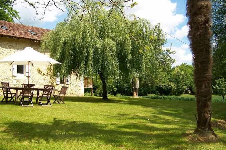 Location de vacances pour 5 personnes, avec Balcon et Jardin à Saint-Georges-de-Montclard