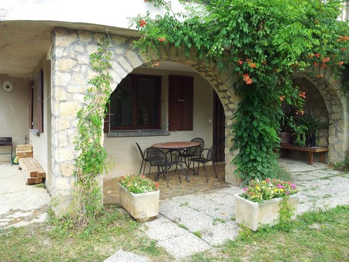 Maison de campagne pour 2 personnes, avec jardin ainsi que vue et piscine à Die - 2
