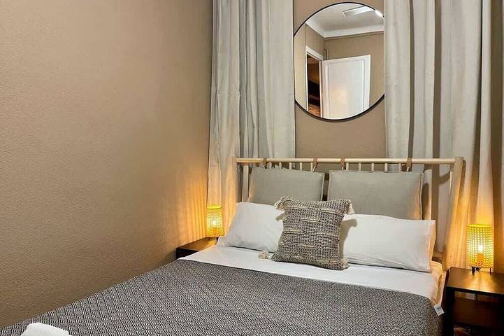Entire apartment, Comfortable 4Bd next to Sagrada Familia in Barcelona Centre, Barcelona