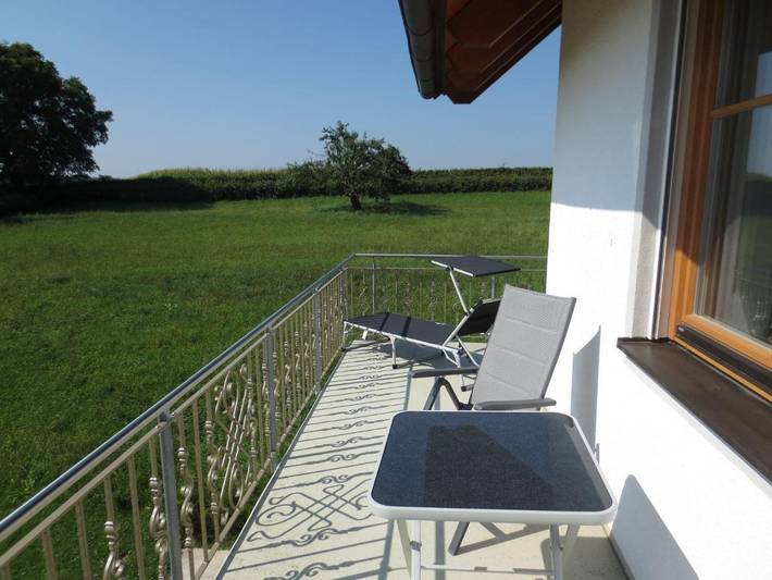 Ferienwohnung für 5 Personen, mit Balkon und Garten in Schondorf