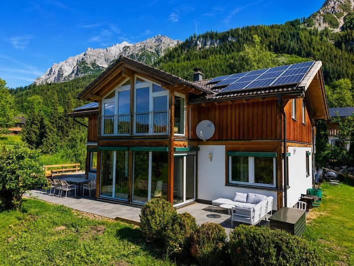 Ferienhaus für 12 Personen, mit Terrasse und Garten sowie Sauna und Ausblick