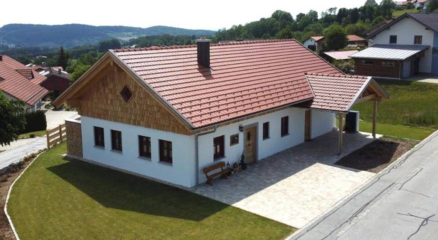 Chalet für 5 Personen, mit Balkon und Balkon/Terrasse sowie Whirlpool und Terrasse in Landkreis Freyung-Grafenau - 2