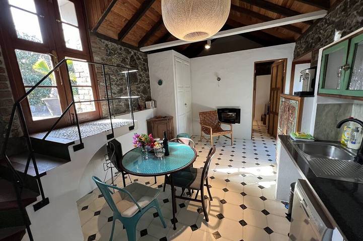 Gîte pour 3 personnes, avec terrasse et jardin