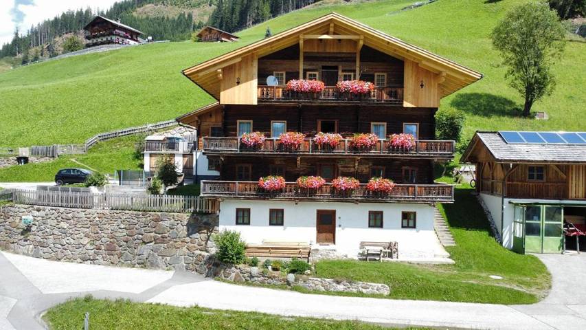 Ferienwohnung für 3 Personen, mit Terrasse und Garten sowie Ausblick