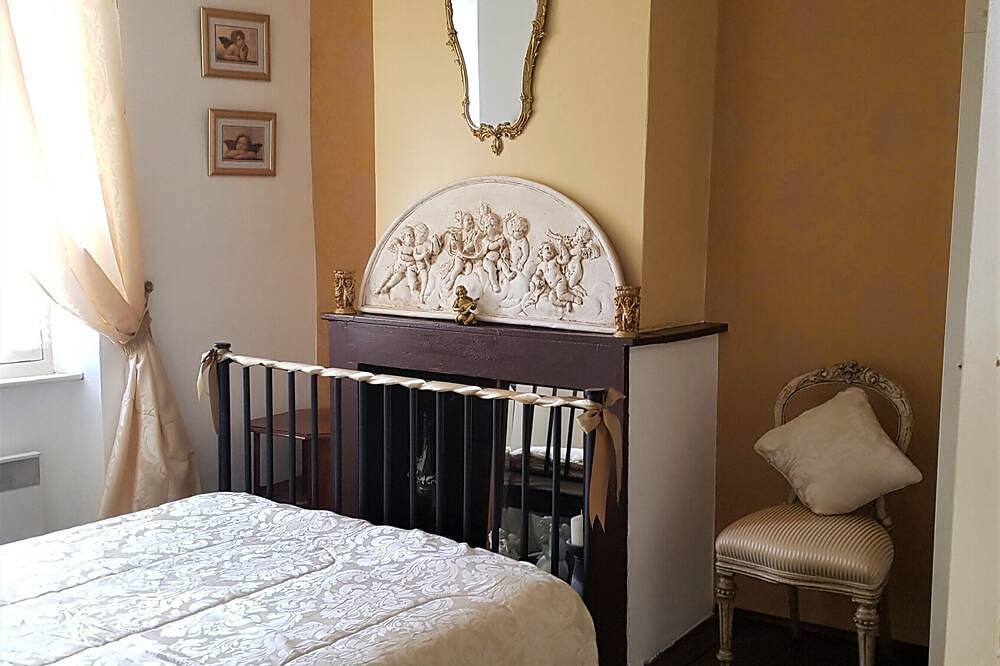 Chambre 'Blanquette' avec vue sur la montagne Maison de ville Quillan in Quillan, Parc naturel régional Corbières-Fenouillèdes