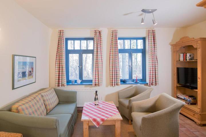 Ferienhaus für 6 Personen, mit Terrasse und Garten in Wustrow - 2