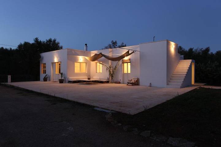 Villa con piscina per 6 persone, con piscina e giardino nonché piscina per bambini e panorama, con animali domestici a Casarano