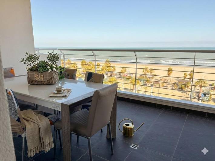 Ferienhaus für 6 Personen, mit Balkon und Terrasse sowie Pool und Ausblick