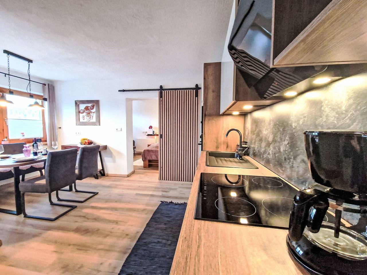 Ganze Wohnung, August in Tuxer Alpen, Schlitters