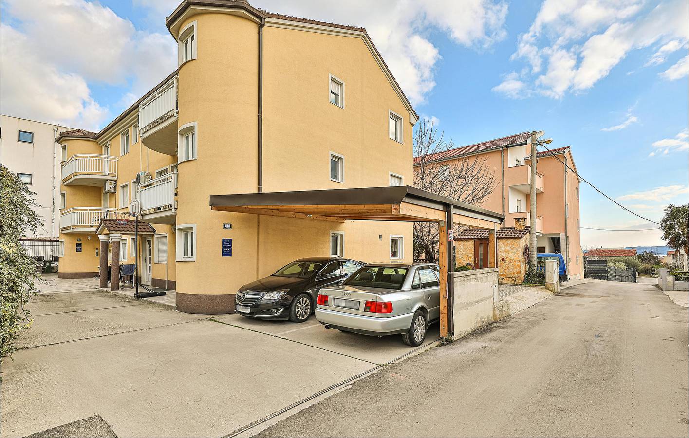 Ganze Ferienwohnung, Ferienwohnung für 6 Personen mit Garten in Kastel Luksic, Kaštela