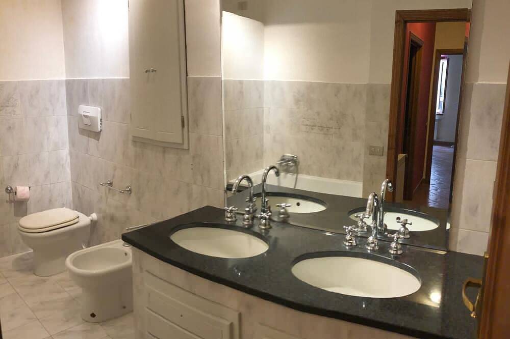 Geheel appartement, Old town, apartment with large kitchen in Montepulciano, Provincie Siena