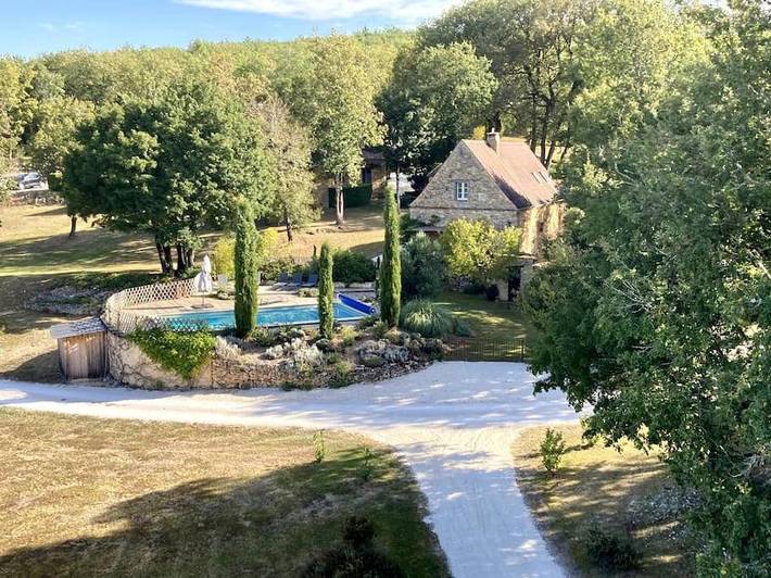 Location de vacances pour 8 personnes, avec piscine ainsi que jardin et vue, adapté aux familles à Coly - 2