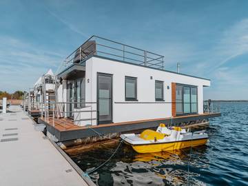 Hausboot für 4 Personen, mit Terrasse in Brandenburg