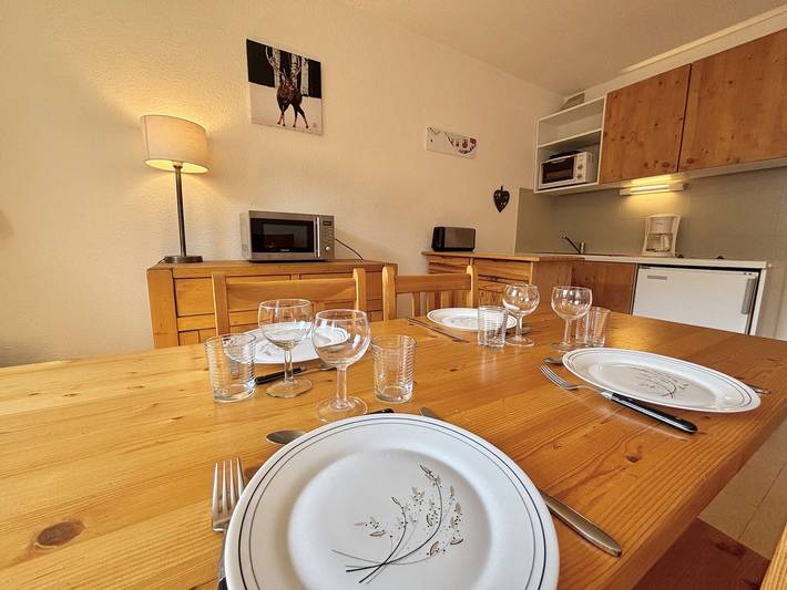 Apartamento entero, Acogedor estudio en Notre-Dame-de-Bellecombe para 4 personas, cerca de pistas y servicios. in Notre-Dame-de-Bellecombe, Albertville region