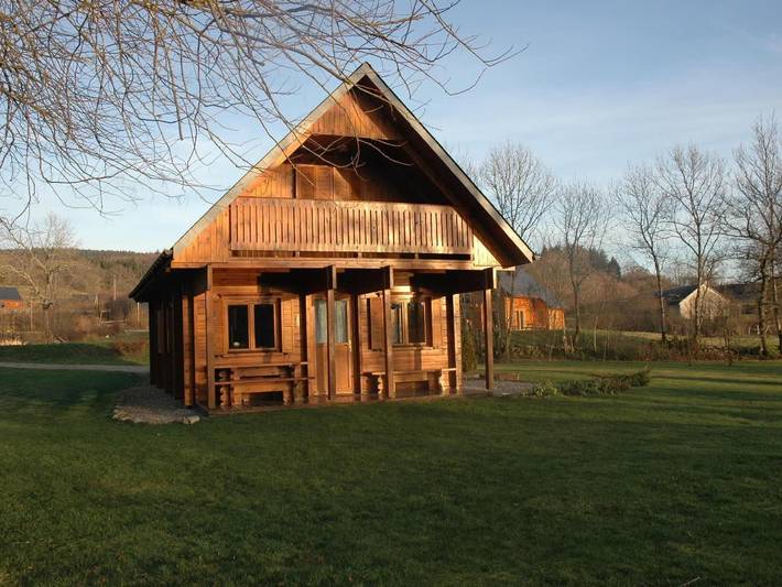 Chalet mit Teich, Kamin, Parkplatz, Haustiere erlaubt in Gouloux, Naturpark Morvan