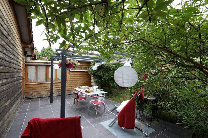Gîte pour 4 personnes, avec terrasse et jardin