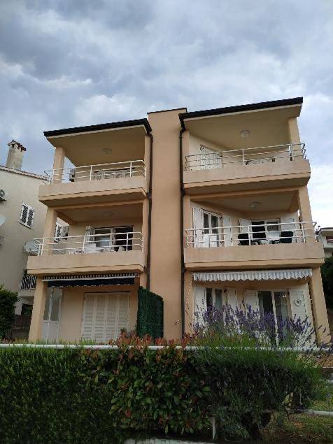 Maison d’hôte pour 4 personnes, avec vue et terrasse à Rabac
