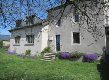 Gîte pour 4 personnes, avec jardin et terrasse à Auriac-Lagast