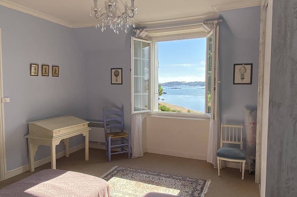 Maison bretonne avec Belle Vue Mer à Tregastel in Coz-Pors, Trégastel