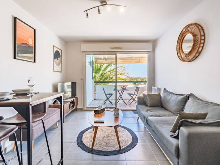 Gîte pour 2 personnes, avec terrasse dans Plage d'Erretegia