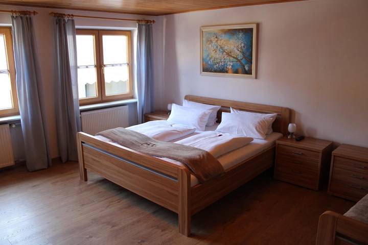 Ferienhaus für 6 Personen, mit Pool und Balkon/Terrasse sowie Sauna und Terrasse, mit Haustier in Lam - 4