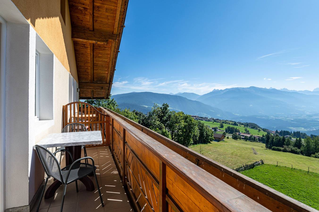 Ganzes Studio, Einzimmerapartment 'Apt Waldblick' mit Bergblick, privater Terrasse und Wlan in Meransen, Mühlbach