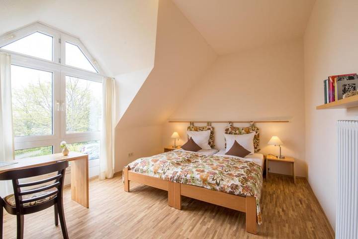 Hotel für 3 Personen, mit Terrasse und Garten sowie Ausblick in Klingenmünster