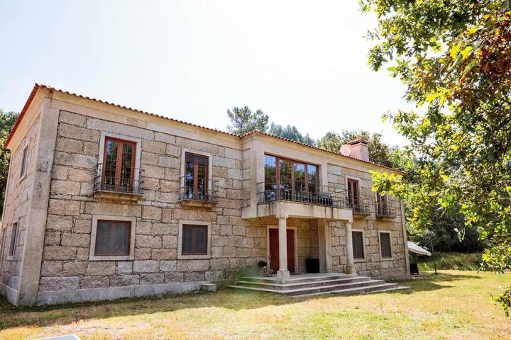 Location de vacances pour 8 personnes, avec piscine ainsi que jardin et vue, animaux acceptés dans Cabeceiras de Basto - 4