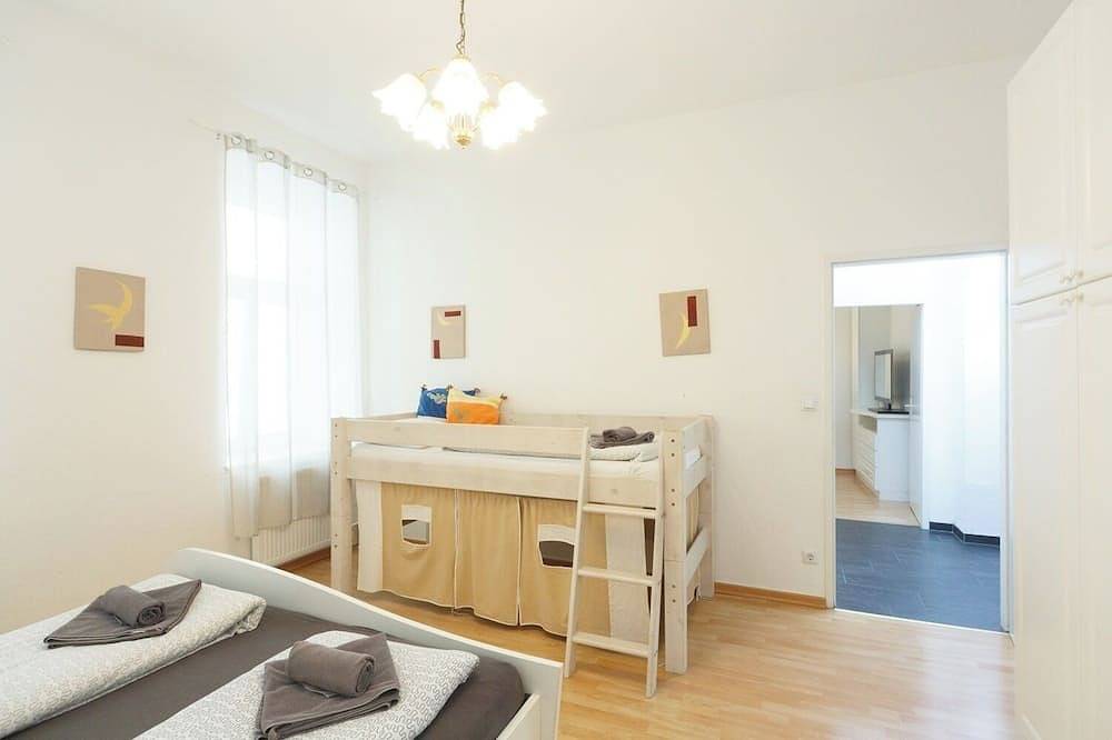 Entire apartment, Apartment No. 02 in Vienna near Schönbrunn/Westbahnhof | Keyless Check-In in Vienna, Donau Niederösterreich